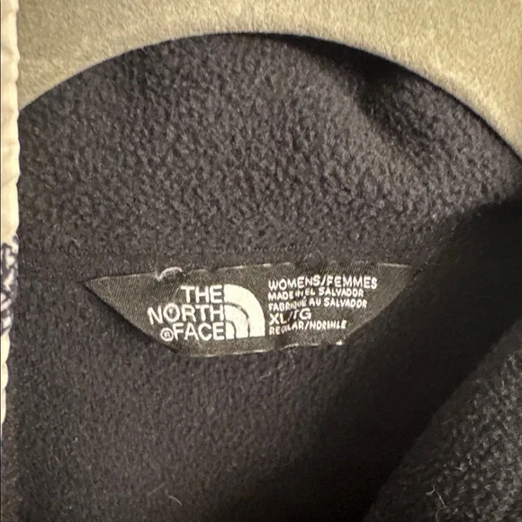 The North Face Black and White Pinecone Fleece Jacket - Picture 6 of 8